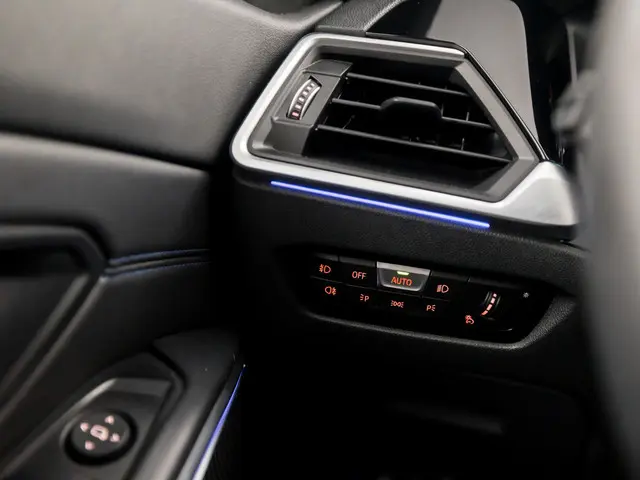 BMW 3 Serie 320i M Sport 2020 Benzine 22