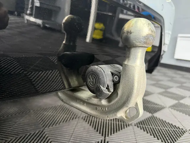 BMW 3 Serie Touring 330e xDrive 2024 Hybride Benzine 6