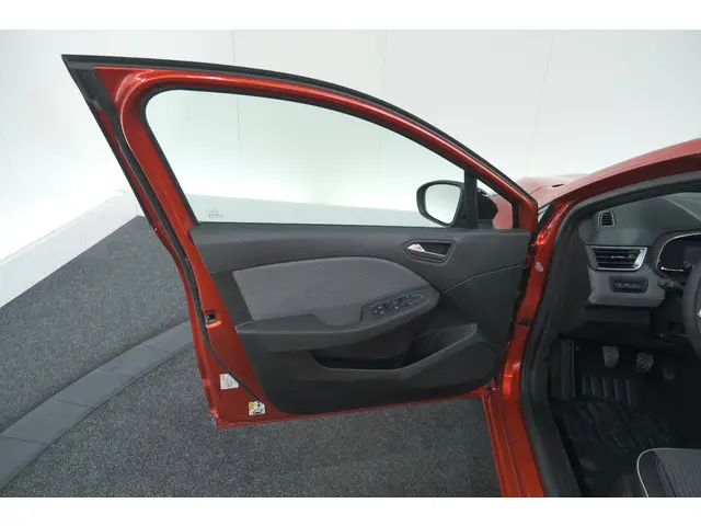 Renault Clio TCe 90 GPF techno 2025 Benzine 78