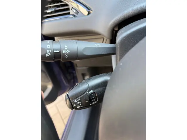 Peugeot 208 1.2 PureTech Blue Lion 2018 Benzine 39