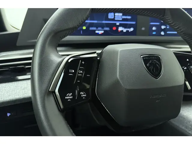 Peugeot 3008 1.2 Hybrid 145 Allure 2025 Hybride Benzine 20