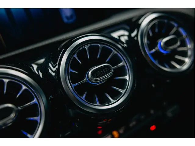 Mercedes-Benz A-Klasse 250 e 2020 Hybride Benzine 25