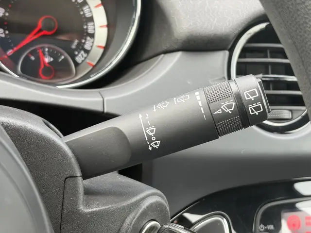 Opel ADAM 1.2 2014 Benzine 16