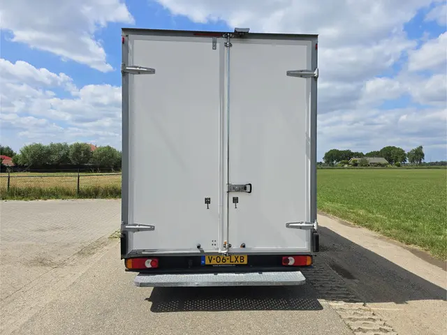 Renault Master T35 2.3 dCi Lowliner 2022 Diesel 4