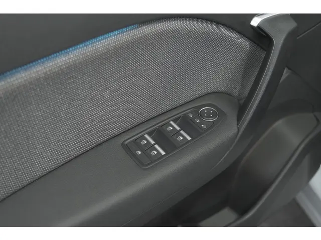 Renault Captur Mild Hybrid 160 EDC Techno 2024 Benzine 24