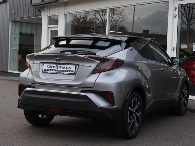 Toyota C-HR 1.8 Hybrid Executive 2018 Hybride Benzine 14