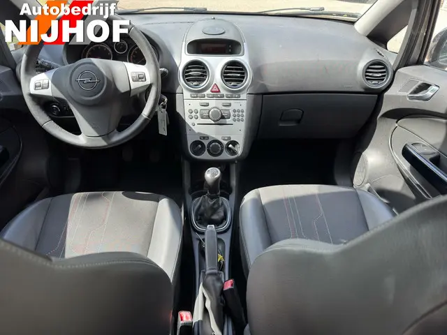 Opel Corsa 1.4-16V 2012 Benzine 21