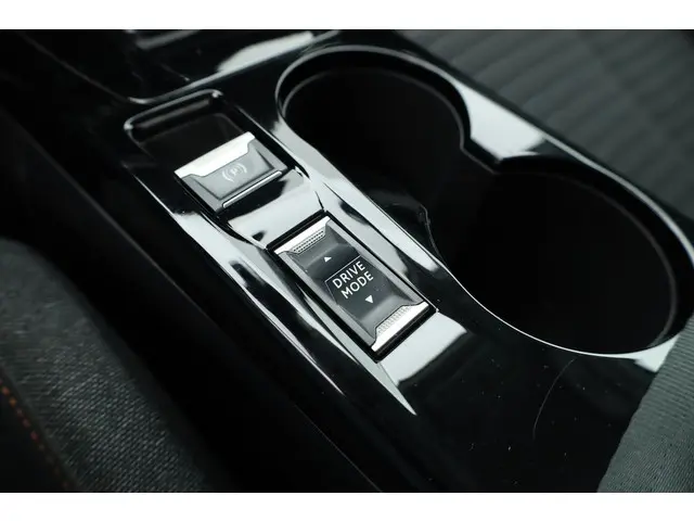 Peugeot e-2008 EV Active 50 kWh 2020 Elektrisch 17