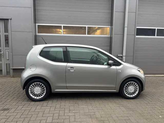 Volkswagen up! 1.0 high up! BlueMotion 2014 Benzine 17