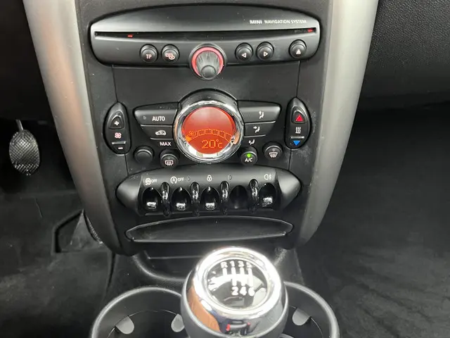 MINI Countryman 1.6 One Knockout Edition 2014 Benzine 64