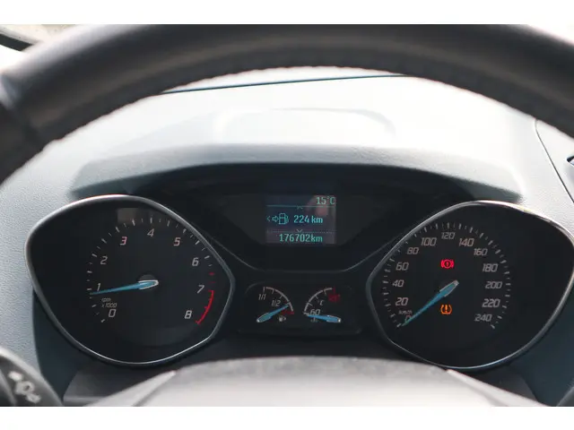 Ford C-MAX 1.0 Edition 2014 Benzine 26