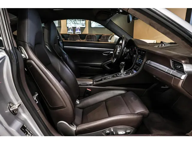 Porsche 911 3.8 Turbo Approved t/m 05-06-2027 2013 Benzine 26
