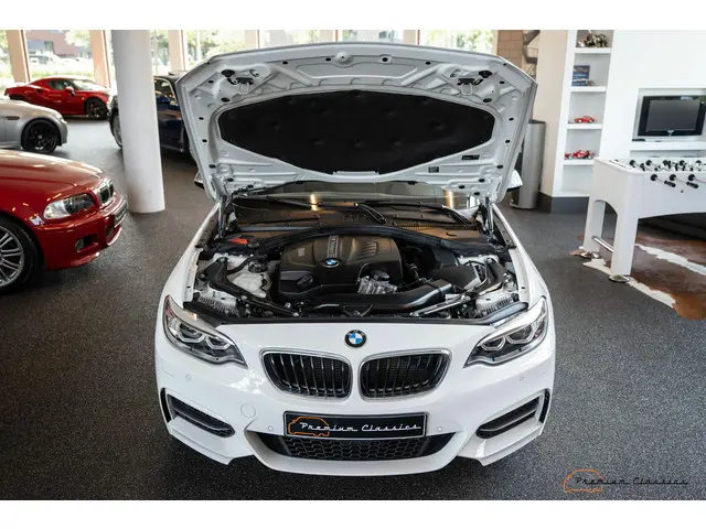 BMW 2 Serie Cabrio M235i Executive 2015 Benzine 38