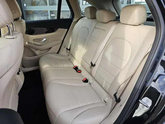 Mercedes-Benz GLC 250 4MATIC Prestige 2017 Benzine 26