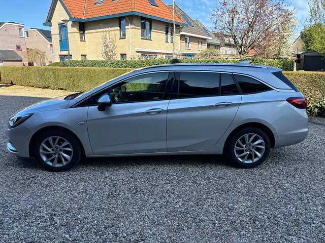 Opel Astra Sports Tourer 1.0 Innovation 2018 Benzine 2