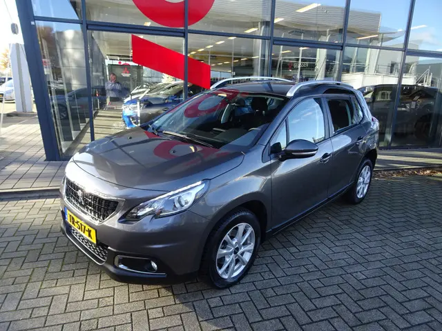 Peugeot 2008 1.2 PureTech Blue Lion 130 PK 2018 Benzine 4