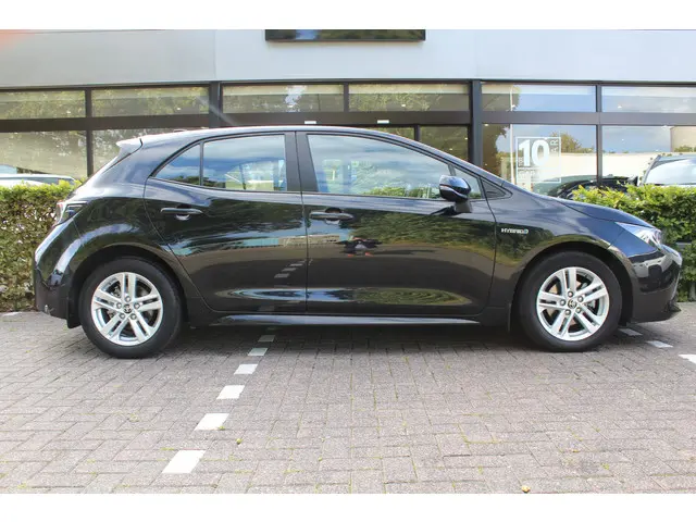 Toyota Corolla 1.8 Hybrid Active 2021 Hybride Benzine 7