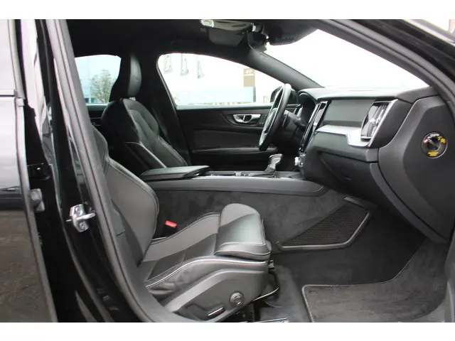 Volvo S60 T4 Automaat R-Design 2019 Benzine 50