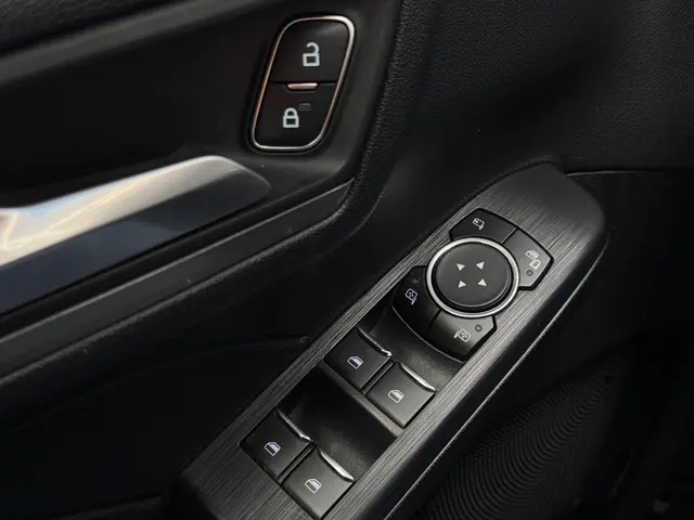 Ford Kuga 2.5 PHEV Titanium X 2021 Hybride Benzine 25