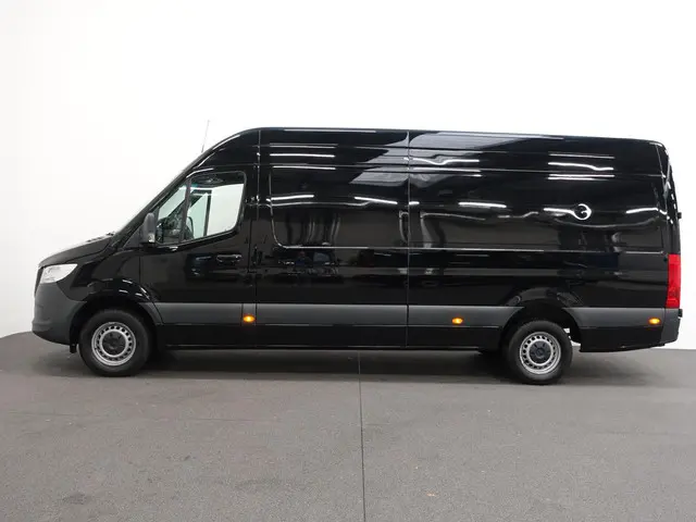 Mercedes-Benz Sprinter 317 L3H2 170PK 2021 Diesel 30