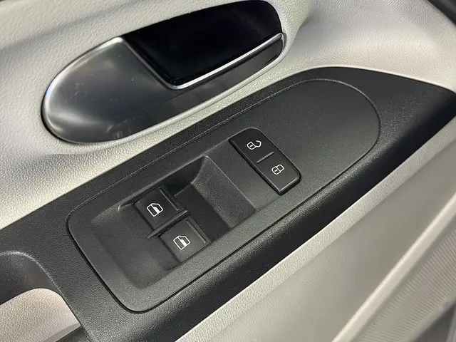 SEAT Mii 1.0 Style Connect 2017 Benzine 23