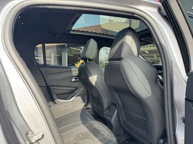 Peugeot e-208 GT Pack EV 50kWh 136 2022 Elektrisch 17