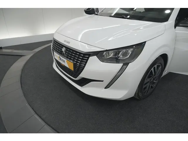 Peugeot 208 PureTech 100 Allure 2024 Benzine 17