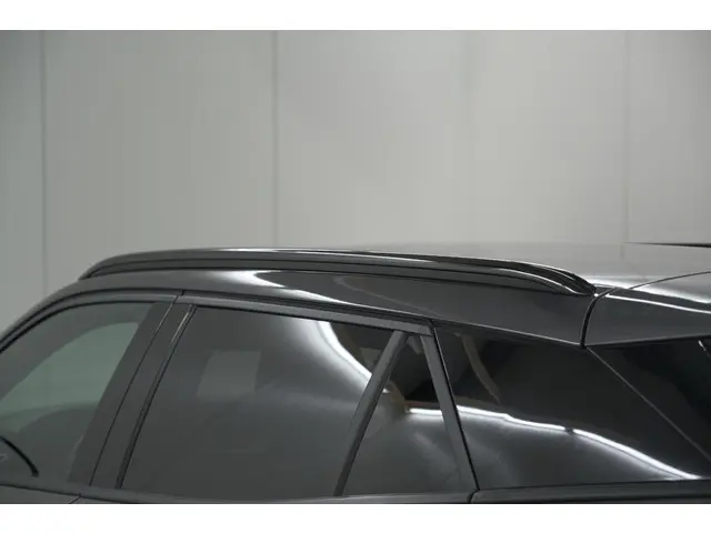 Peugeot 2008 PureTech 130 EAT8 Allure 2023 Benzine 21