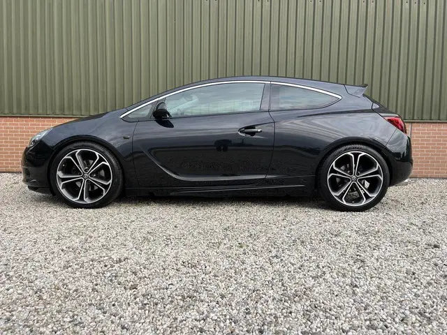 Opel Astra GTC 1.6 Turbo Sport - OPC Pakket 2012 Benzine 32