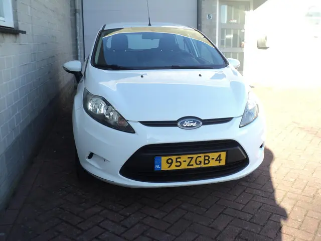 Ford Fiesta 1.25 Champion 5drs airco bj2012 2012 Benzine 4