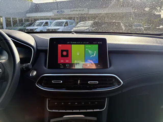 MG EHS 1.5 TGDI Luxury 2023 Hybride Benzine 18