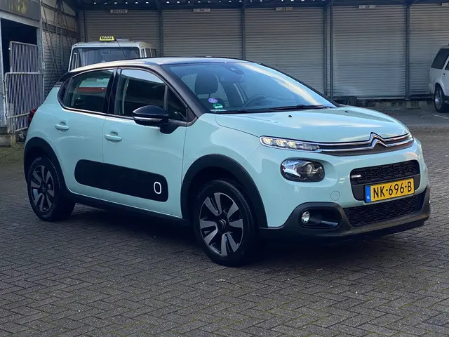 Citroën C3 1.2 PureTech Shine 2017 Benzine 24
