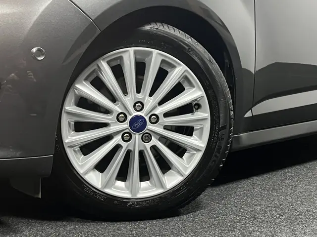 Ford C-MAX 1.5 Titanium 2018 Benzine 3