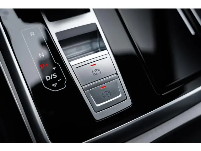 Audi Q8 55 TFSI-E quattro 2023 Hybride Benzine 38