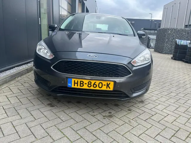 Ford Focus 1.0 Trend Edition 2015 Benzine 2