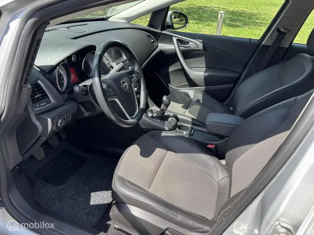 Opel Astra Sports Tourer 1.4 Turbo Sport 2012 Benzine 28
