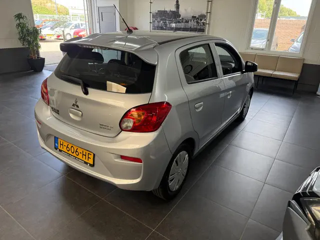 Mitsubishi Space Star 1.0 Cool+ 2020 Benzine 7