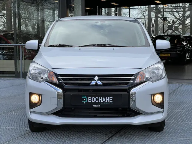 Mitsubishi Space Star 1.2 Dynamic 2024 Benzine 18