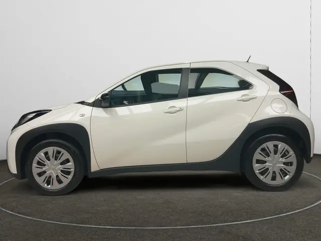 Toyota Aygo X 1.0 VVT-i MT Play Limited 2024 Benzine 3