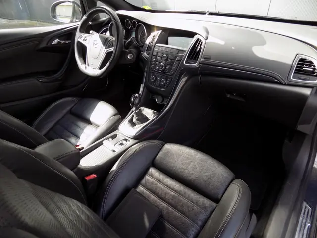 Opel Cascada 2