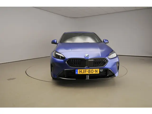 BMW 1 Serie 5-deurs 120 2025 Benzine