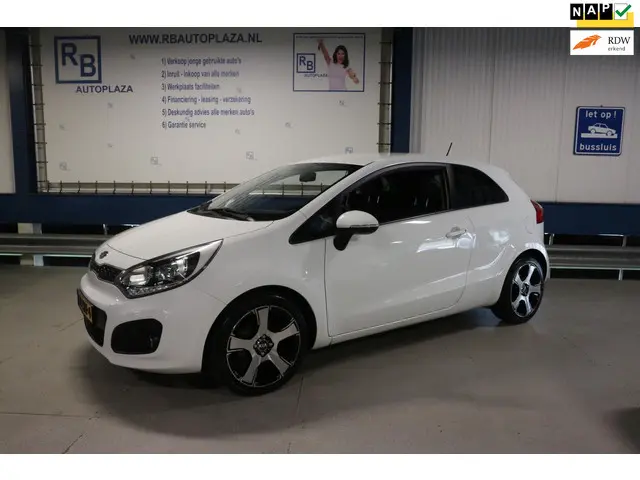 Kia Rio 1.2 CVVT Plus Pack / Velg / WHITE PACK ! ! 2012 Benzine