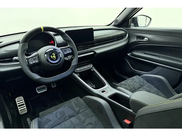 Fiat 600e Abarth Scorpionissima 54 kWh 2026 Elektrisch 23