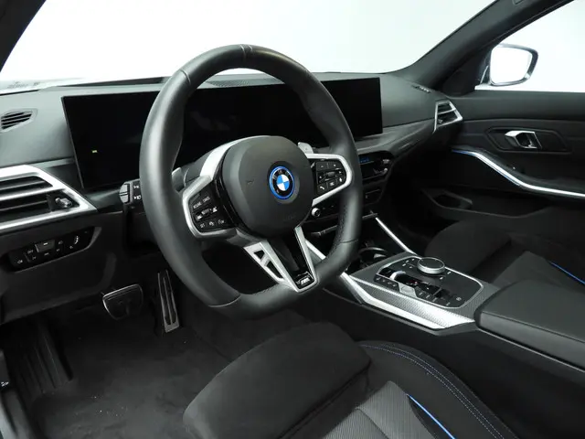BMW 3 Serie Touring 330e 2024 Hybride Benzine 34