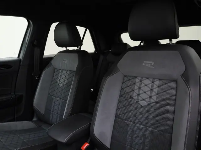Volkswagen T-Roc 1.5TSI/150PK R-Line DSG 2023 Benzine 6