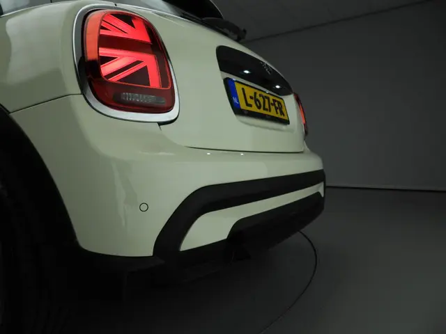 MINI 5-Deurs 1.5 One 2021 Benzine 31