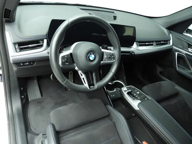 BMW X1 sDrive18i 2024 Benzine 6