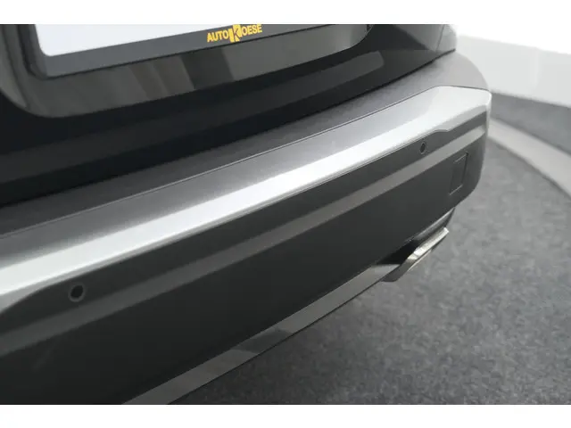 Peugeot 2008 PureTech 130 EAT8 Active 2021 Benzine 19