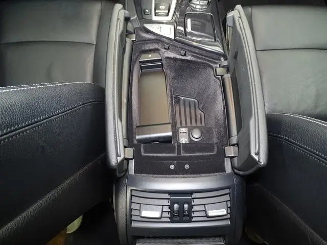 BMW 5 Serie Touring 520i Luxury Edition 2013 Benzine 40