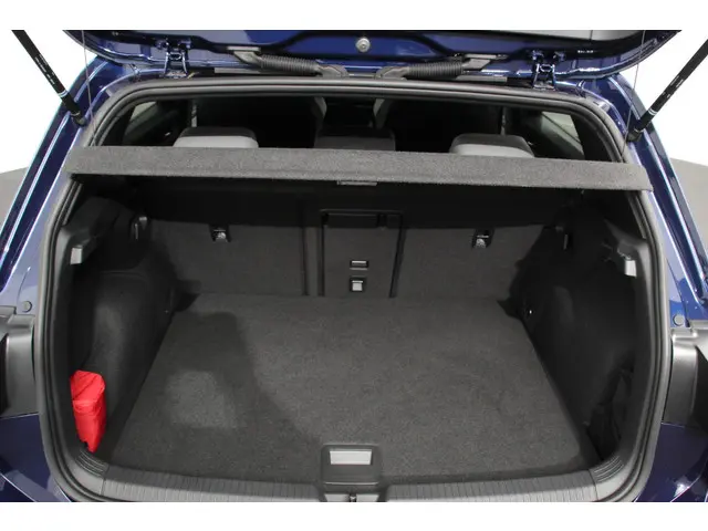 Volkswagen Golf 1.5 eTSI DSG R-Line 2022 Benzine 20